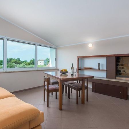 Villa Anita With Common Pool Vrvari Номер фото
