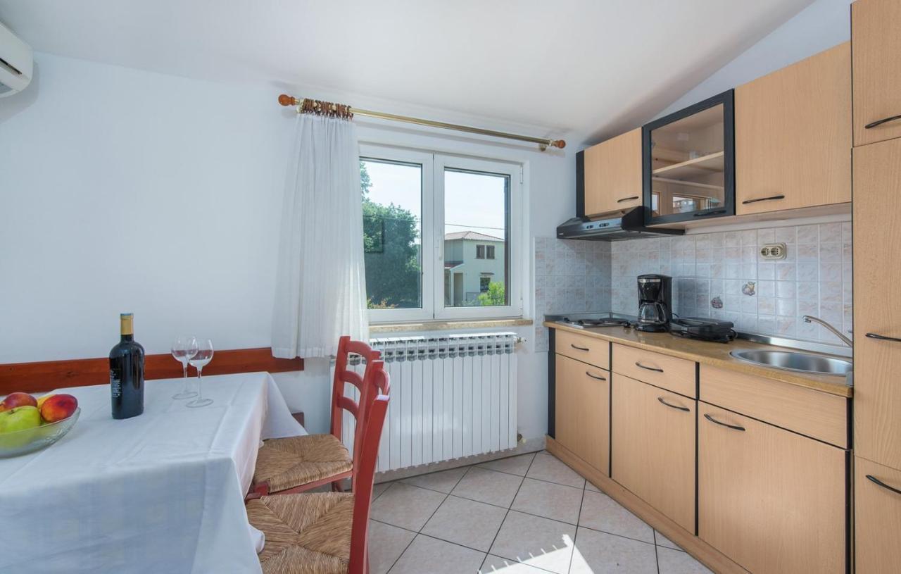 Villa Anita With Common Pool Vrvari Екстер'єр фото