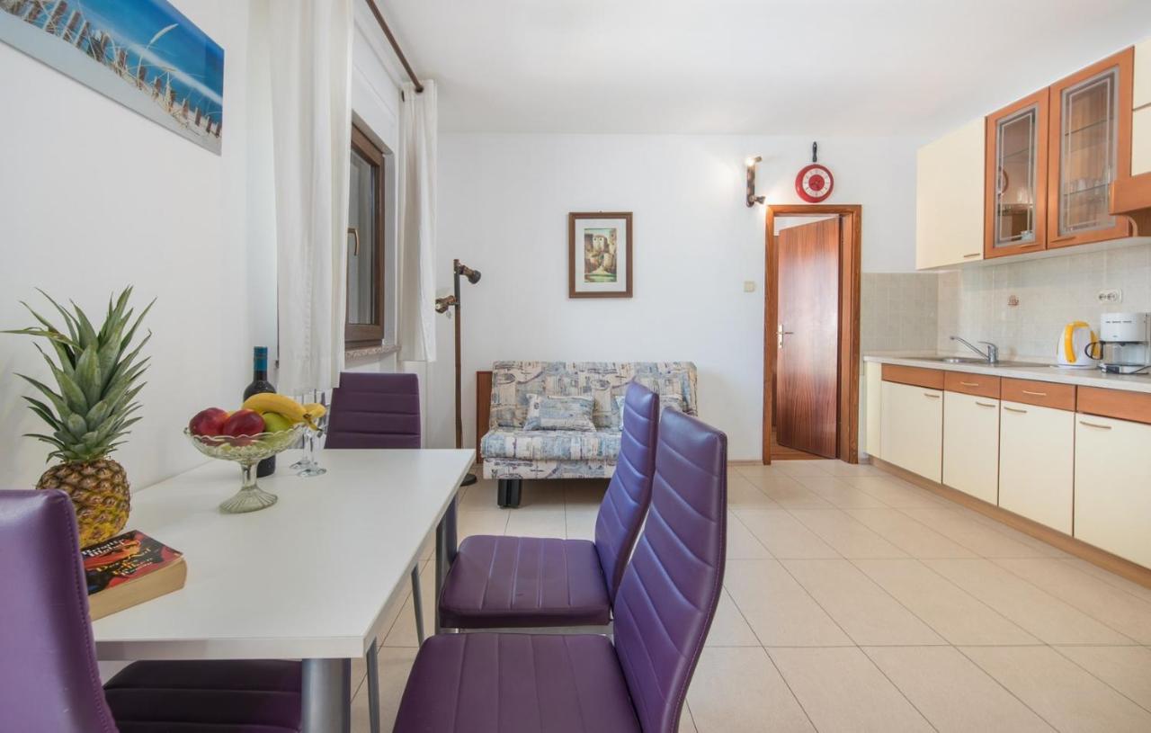 Villa Anita With Common Pool Vrvari Екстер'єр фото