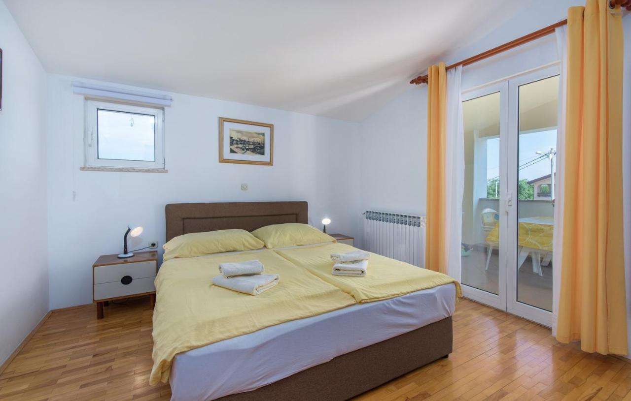 Villa Anita With Common Pool Vrvari Екстер'єр фото